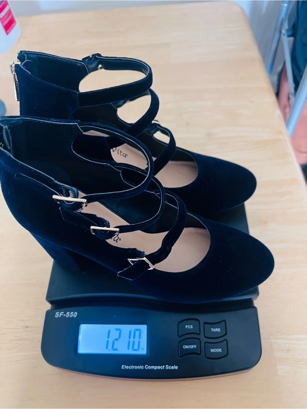 Bella Vita Velvet Triple-Strap Mary Jane Block Heel Pumps - Navy women’s 7M - Picture 8 of 9